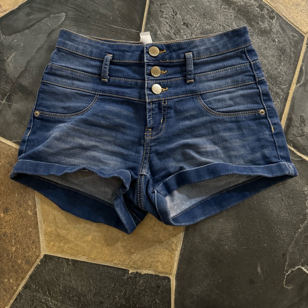 No Boundaries Jean shorts, size 5
